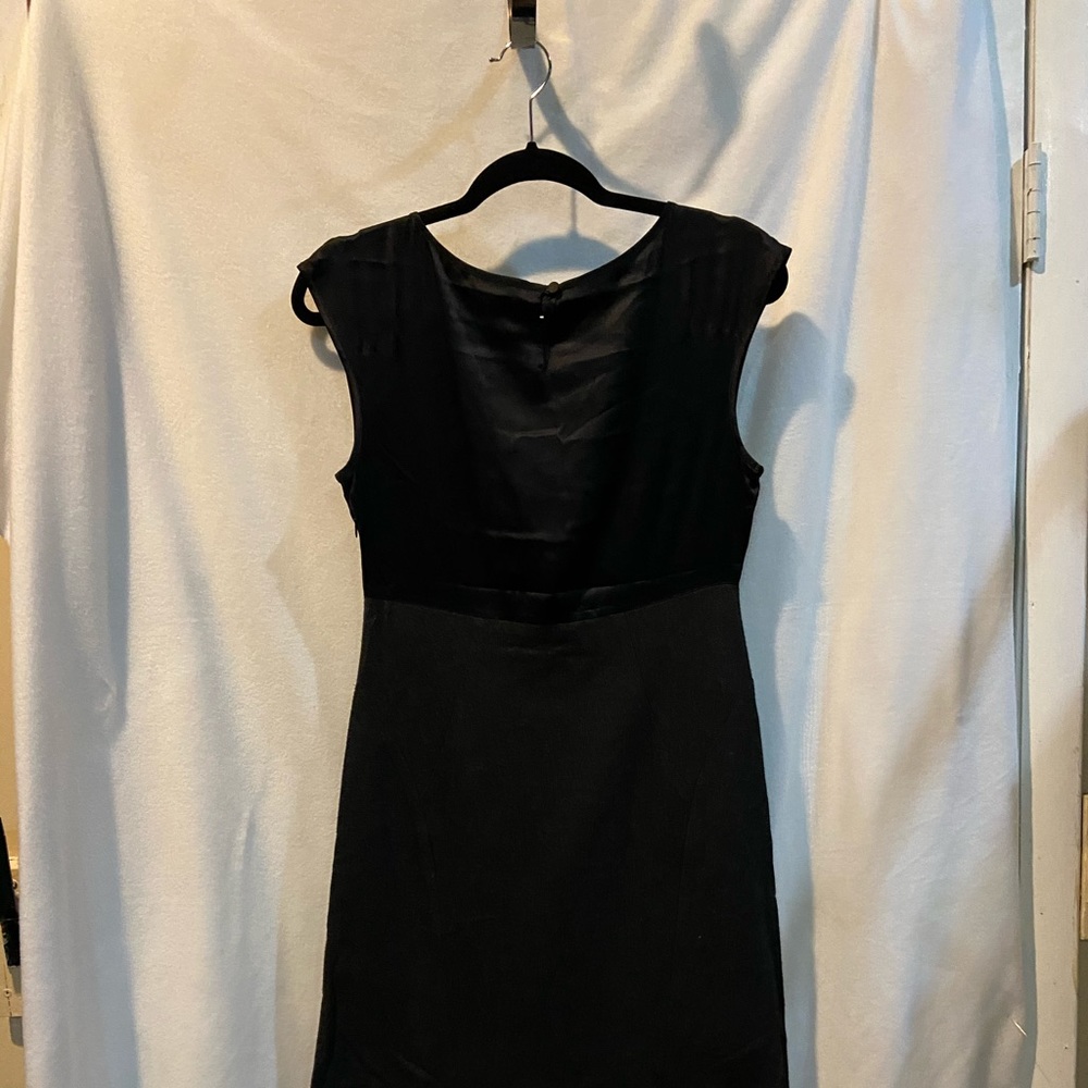 Theory LBD size 6 worn once $60 obo